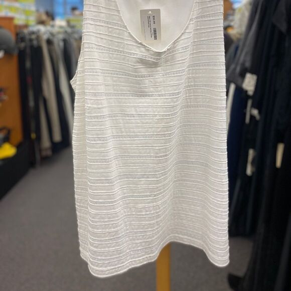 New 3X Laura Ashley white sleeveless top - Picture 6 of 6